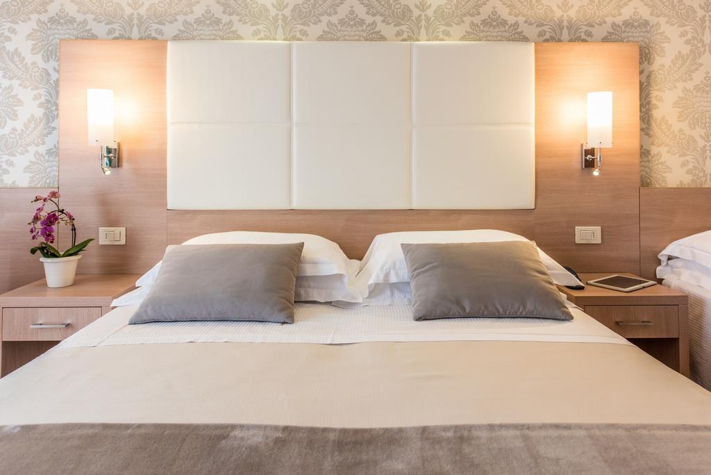Double or Twin Room,449327490:JPEG